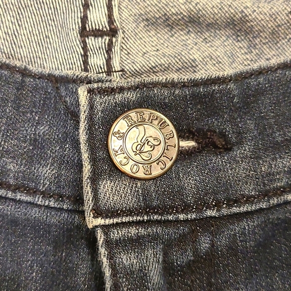 Rock & Republic Kasandra Bootcut Jean (30) - Picture 7 of 16